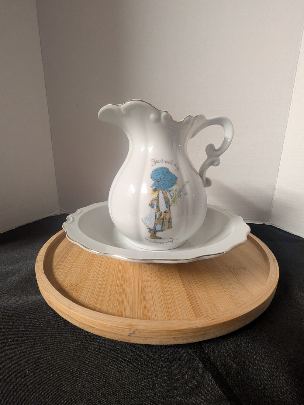 Rare Vintage 70's HOLLY HOBBIE Gold Trimmed Porcelain Pitcher & Wash Bowl Basin
